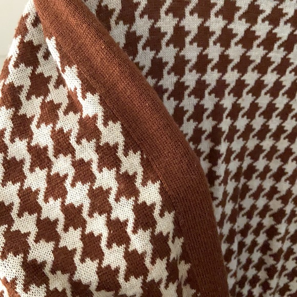 VINTAGE Knit Sweater - Picture 2 of 4